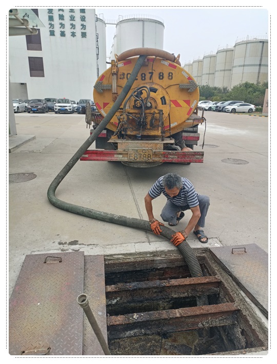 多祥镇隔油池清掏